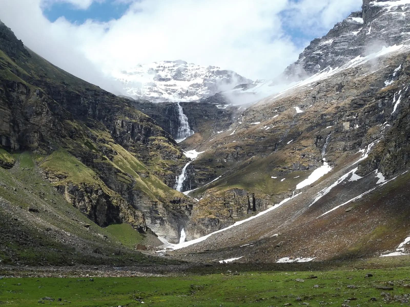 Rupin Pass — Rupin Pass is a high altitude trek (15,250 ft.). This picture was clicked on the way to Rupin Pass in Dhanderas Thatch, 
